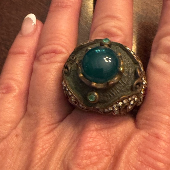Elegant Vintage Green Statement Ring - Picture 9 of 14